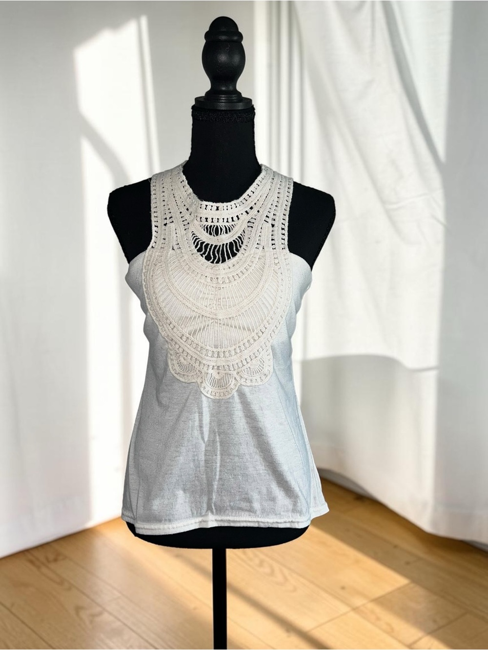 Source Unknown White Crochet-Front Sleeveless Tank Top